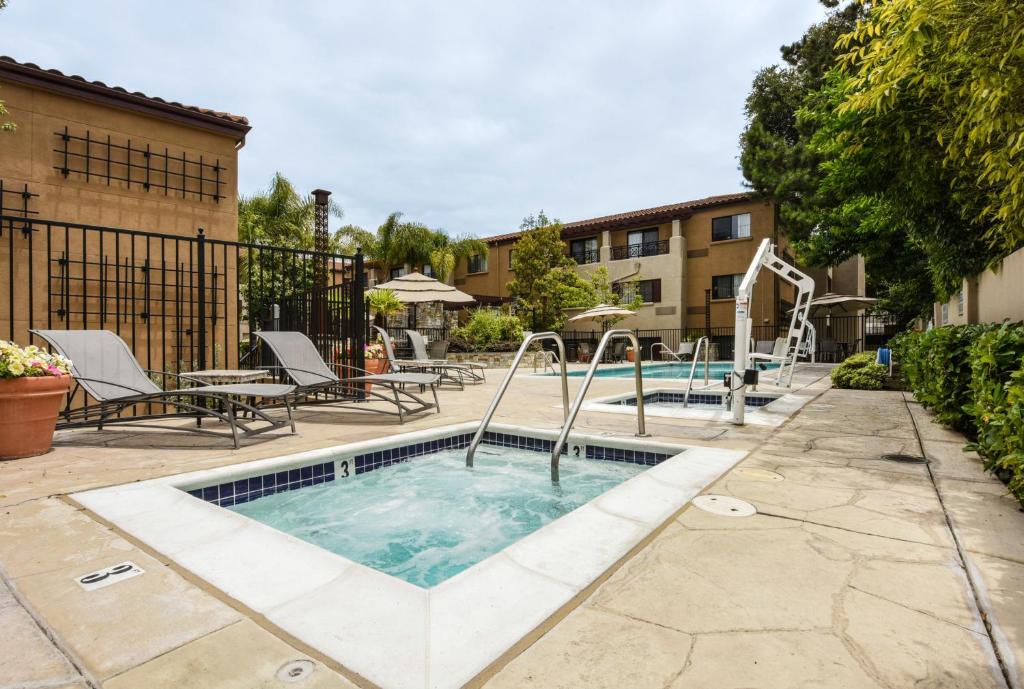 Courtyard Palo Alto Los Altos Main image 1